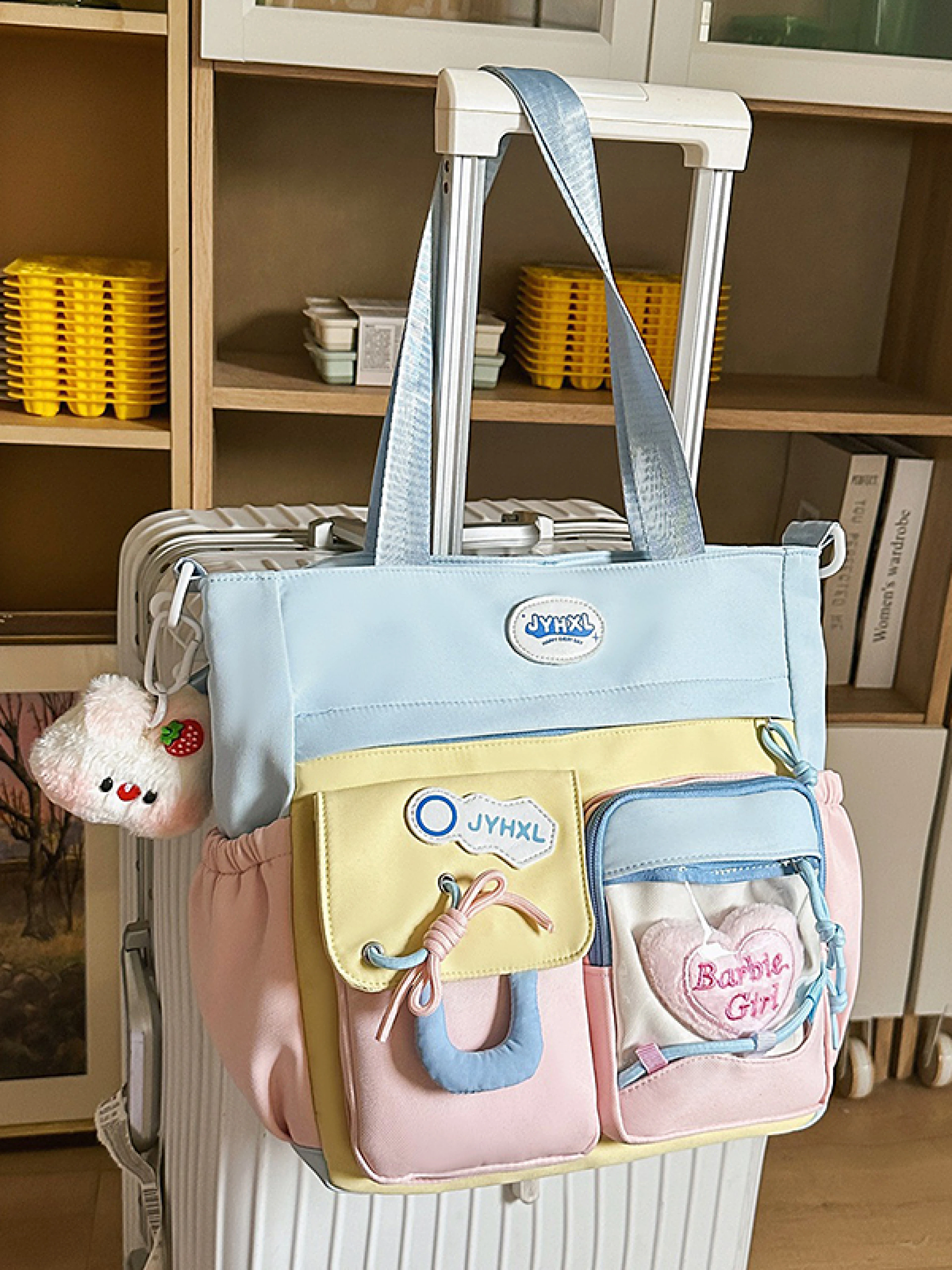 圣诞儿童书包女生小学生2026新款可爱初中生背包大学生高中双肩包         无挂件（64） 货号 8616