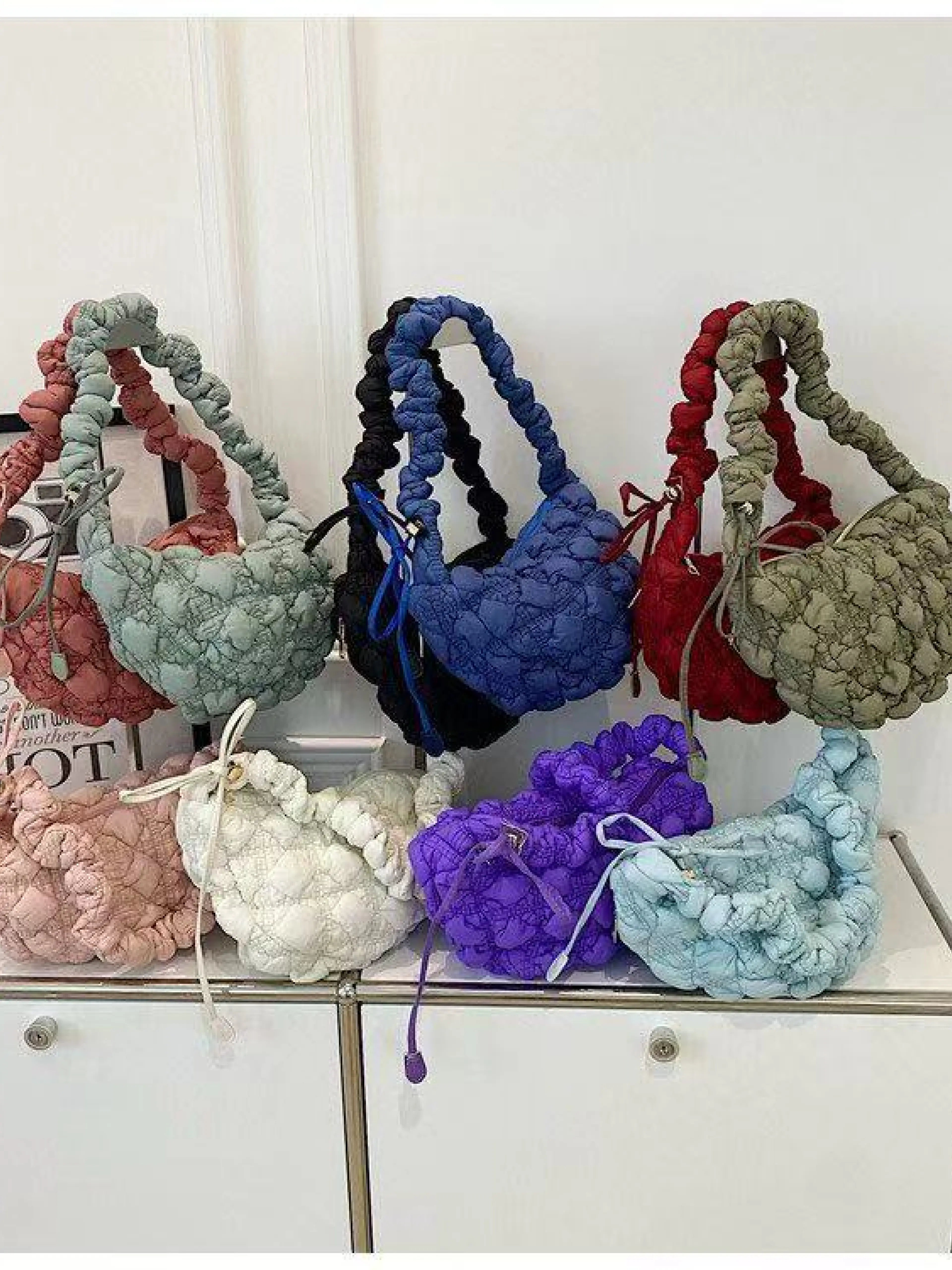 女包bags饺子包休闲大容量羽绒单肩斜挎泡芙包小众百搭褶皱云朵包